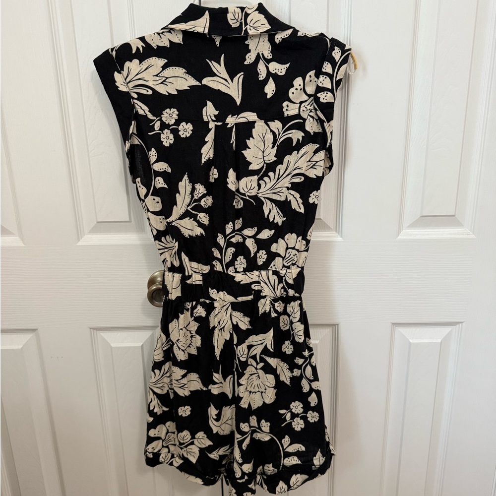 Rachel Zoe Black and Cream Floral Linen Blend Romper Size 2 - Picture 6 of 6